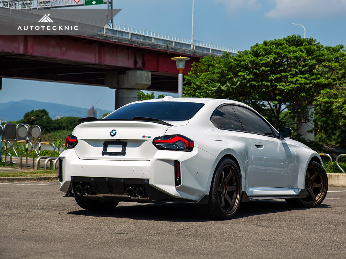 Dry Carbon Podium Aero Package - G87 M2